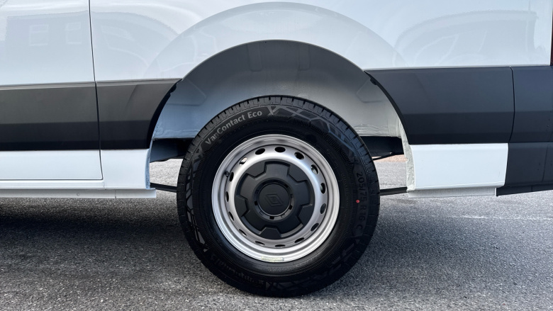 Renault Master Mwb Diesel Fwd MM35 Blue dCi 130 Advance Medium Roof Van